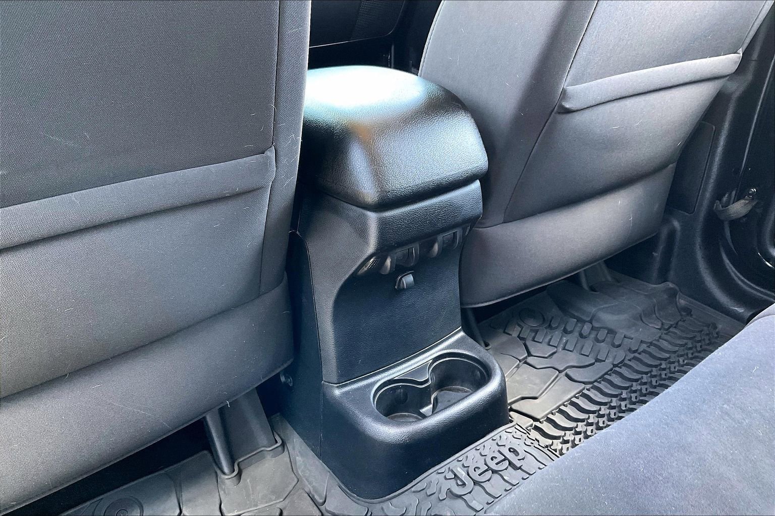 Used 2014 Jeep Wrangler Unlimited Sport w/ Quick Order Package 24S image 24