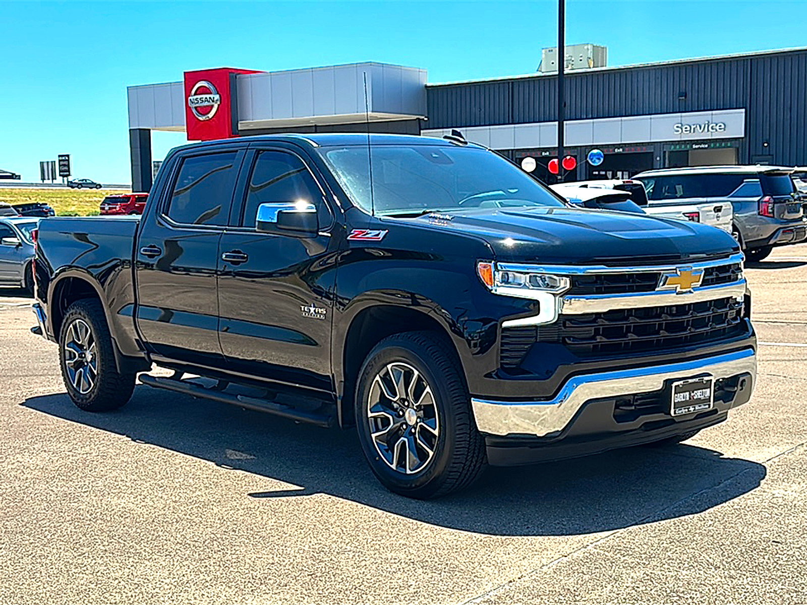 Used 2023 Chevrolet Silverado 1500 LT w/ Z71 Off-Road Package AWD/4WD image 10