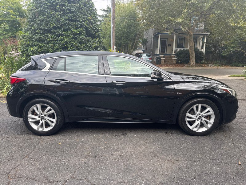 Used 2018 INFINITI QX30 FWD image 6