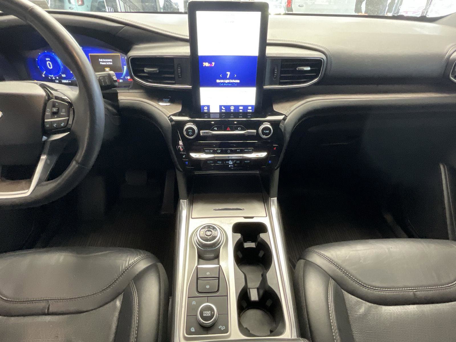 Used 2022 Ford Explorer ST-Line w/ Class IV Trailer Tow Package image 8