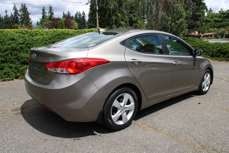 Used 2013 Hyundai Elantra GLS FWD image 3