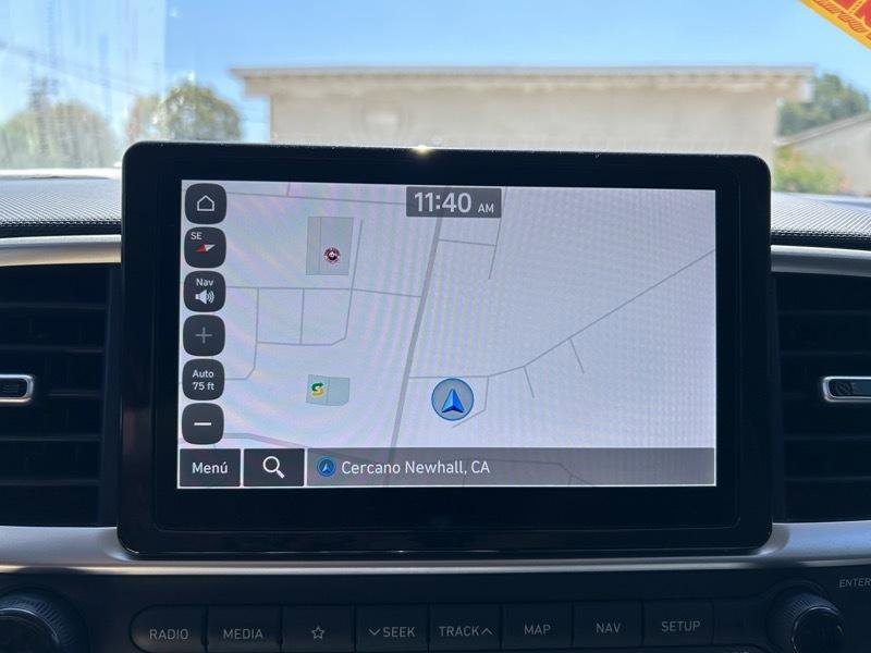 Used 2022 Hyundai Venue Limited FWD image 17
