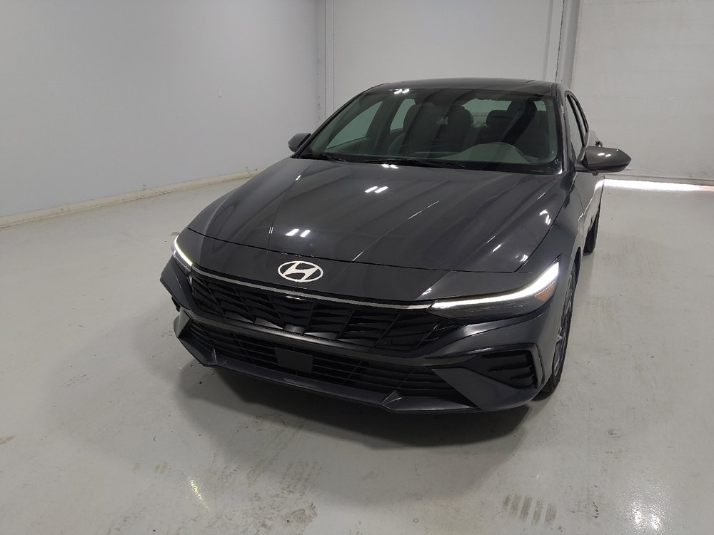 Used 2025 Hyundai Elantra SEL FWD image 15