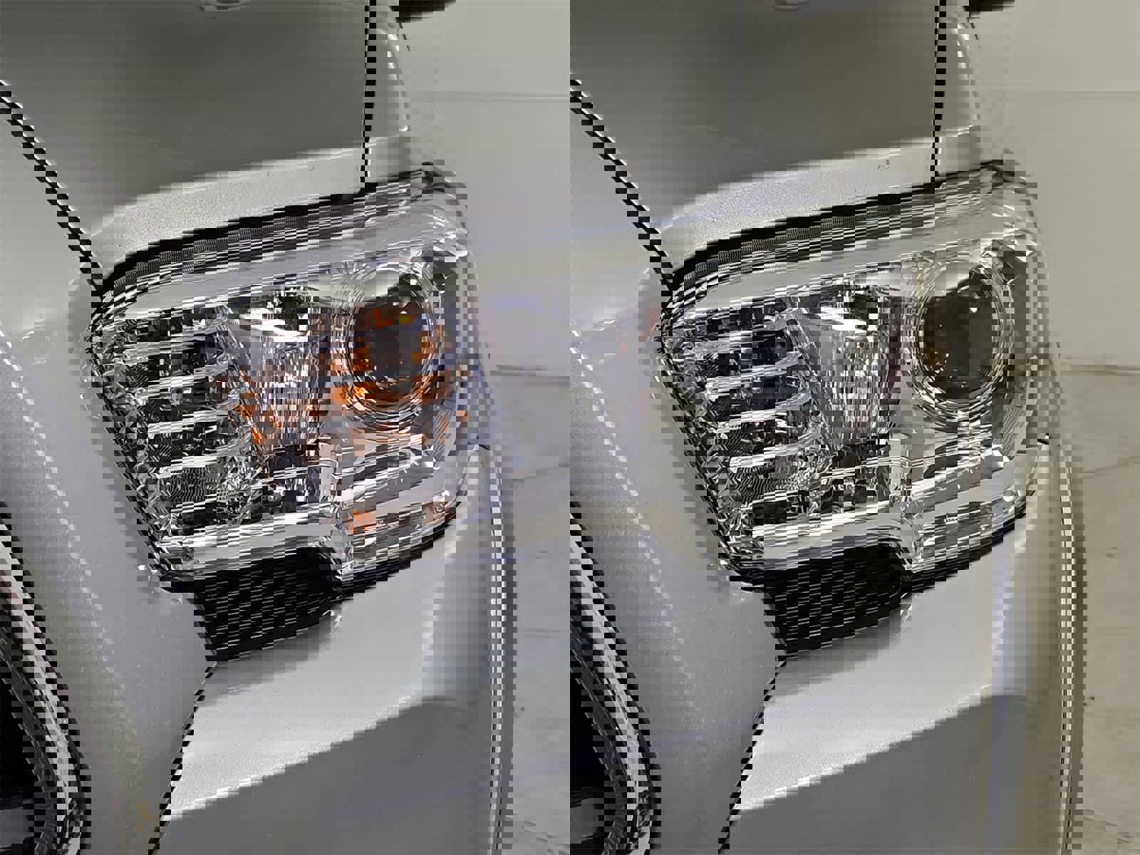 Used 2019 Toyota Tacoma SR5 image 10