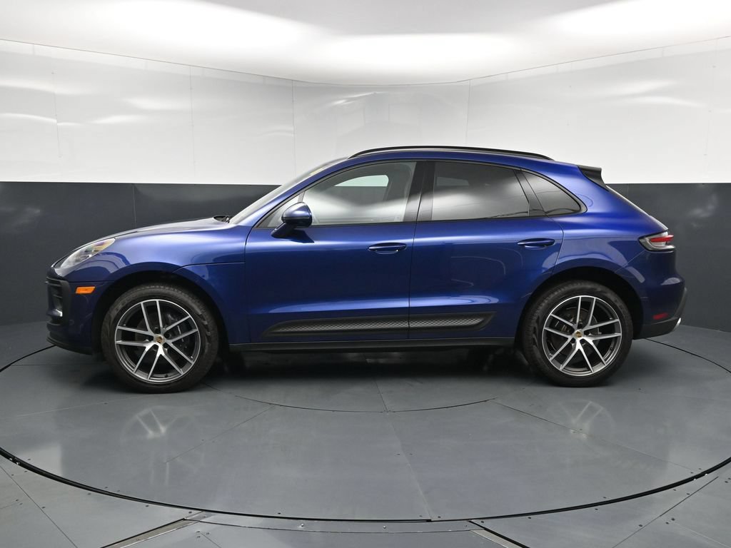 Used 2024 Porsche Macan w/ Premium Plus Package AWD/4WD image 2