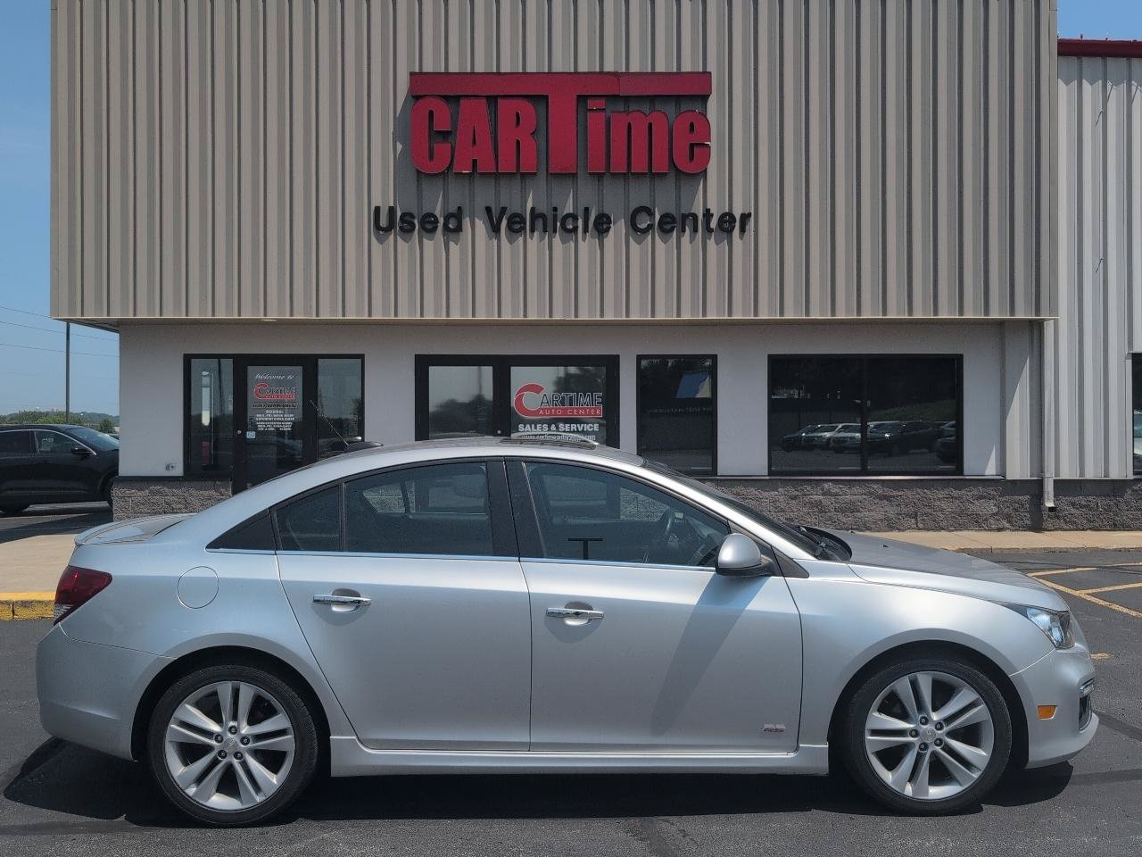 Used 2015 Chevrolet Cruze LTZ w/ Sun, Sound and Sport Package FWD image 1