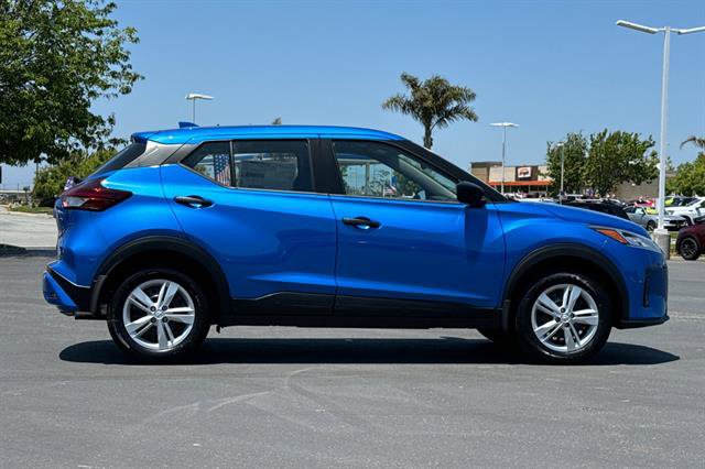 New 2025 Nissan Kicks Play S image 3