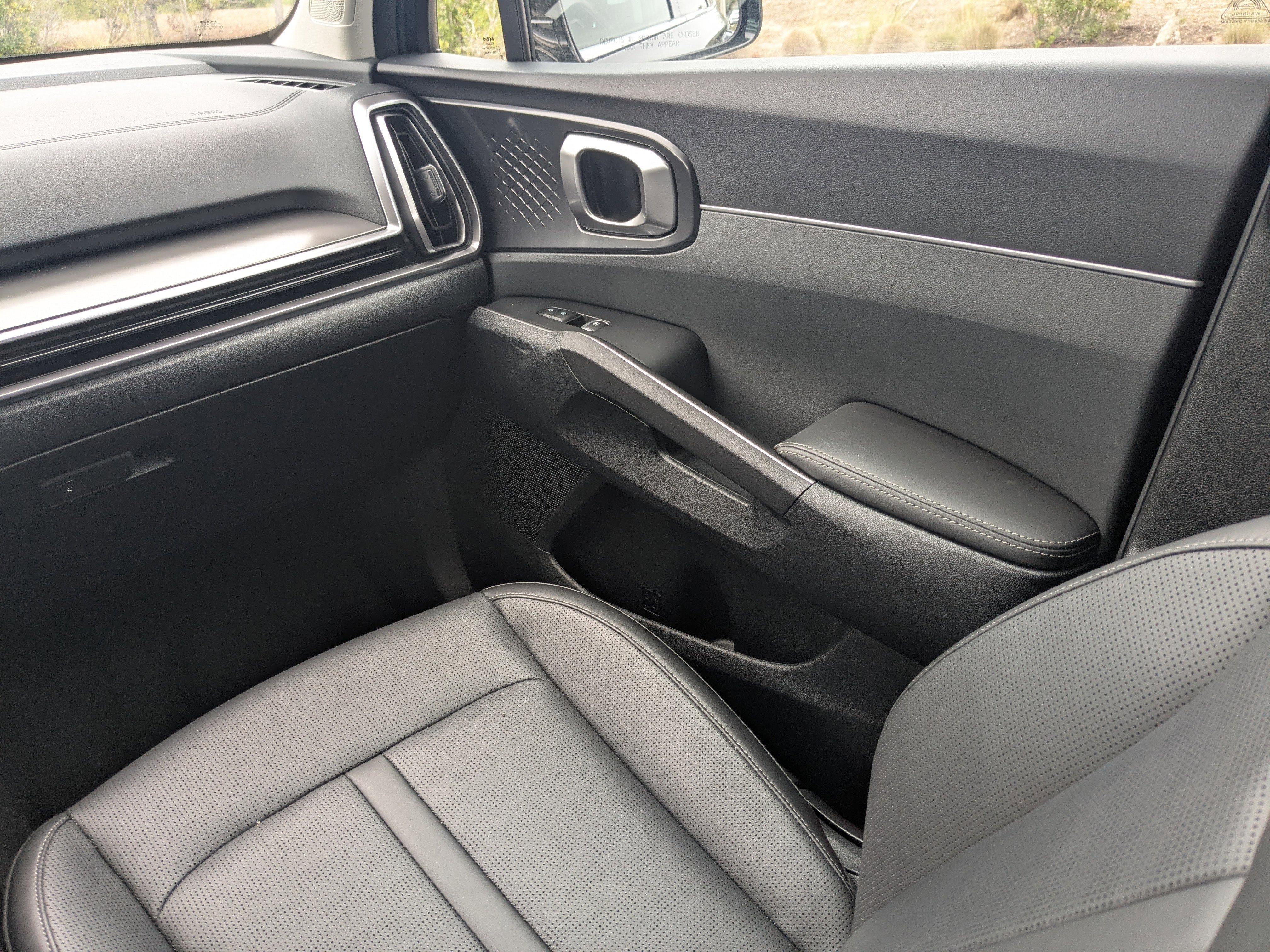 Certified 2025 Kia Sorento S image 28