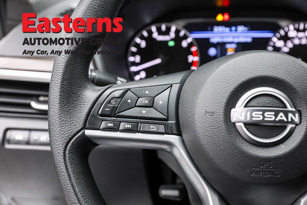 Used 2024 Nissan Altima 2.5 SV image 15