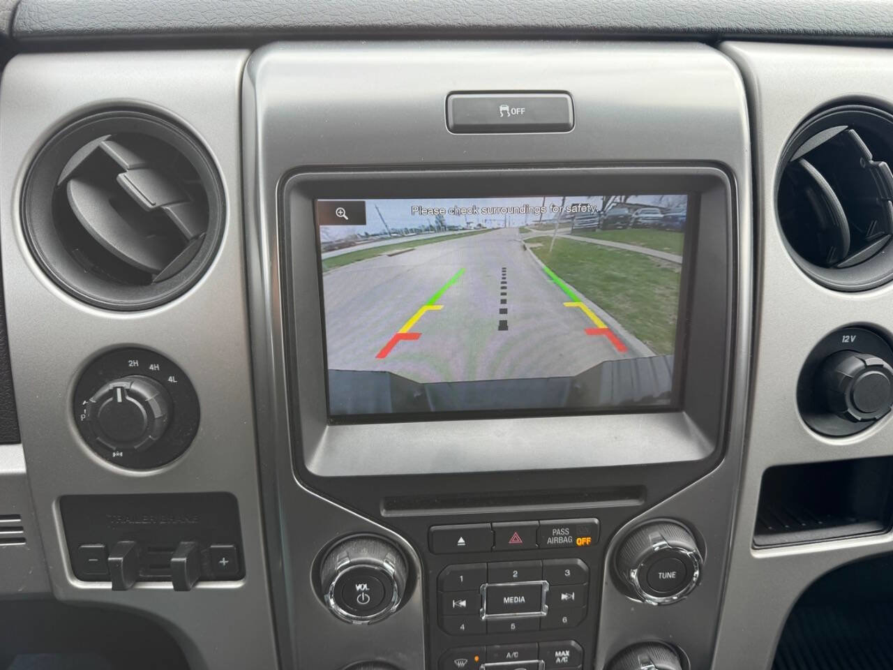 Used 2014 Ford F150 Raptor w/ Equipment Group 801A Luxury AWD/4WD image 17
