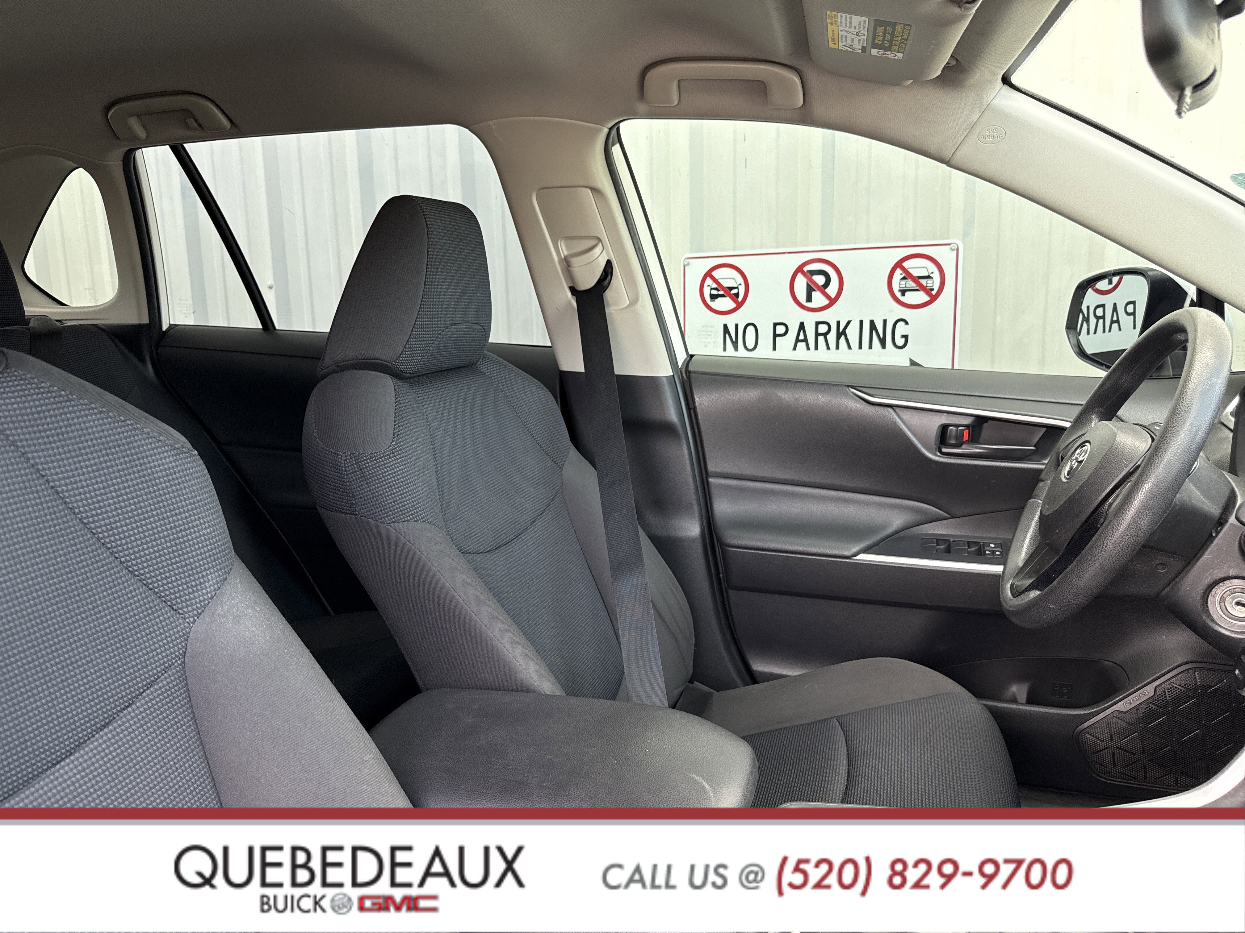 Used 2020 Toyota RAV4 LE image 31