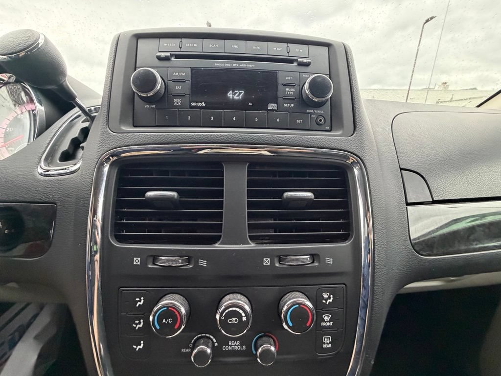 Used 2015 Dodge Grand Caravan SXT FWD image 10