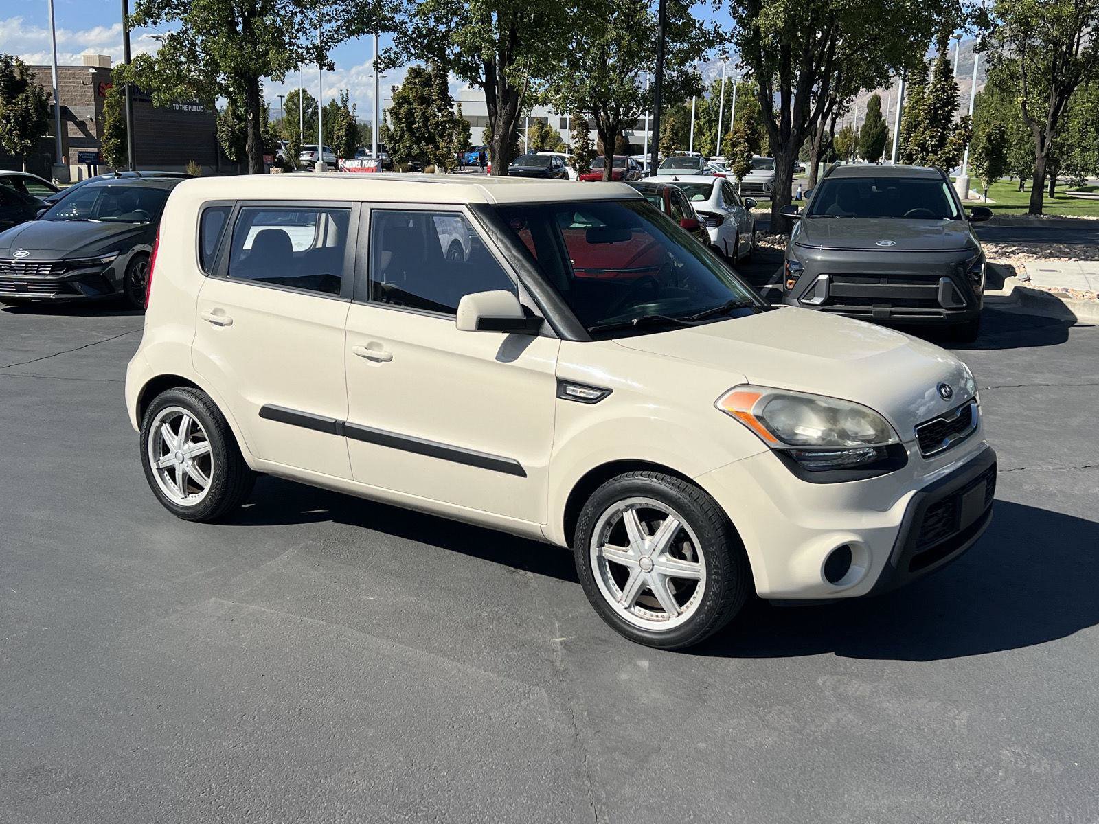 Used 2012 Kia Soul FWD image 15