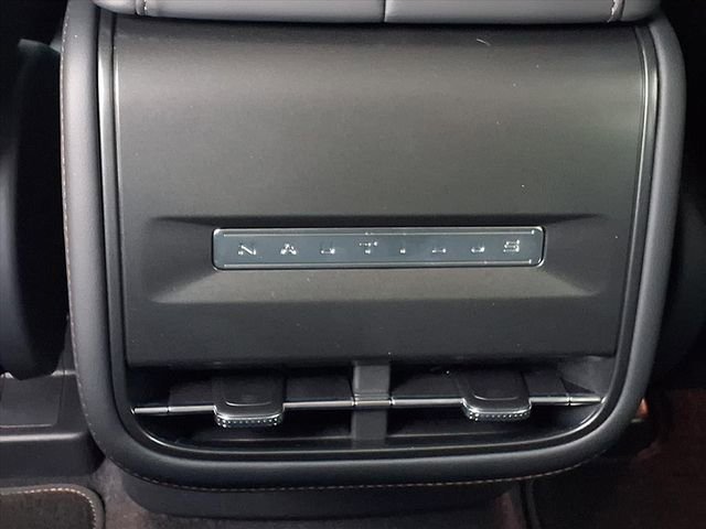 New 2026 Lincoln Nautilus Premier image 11