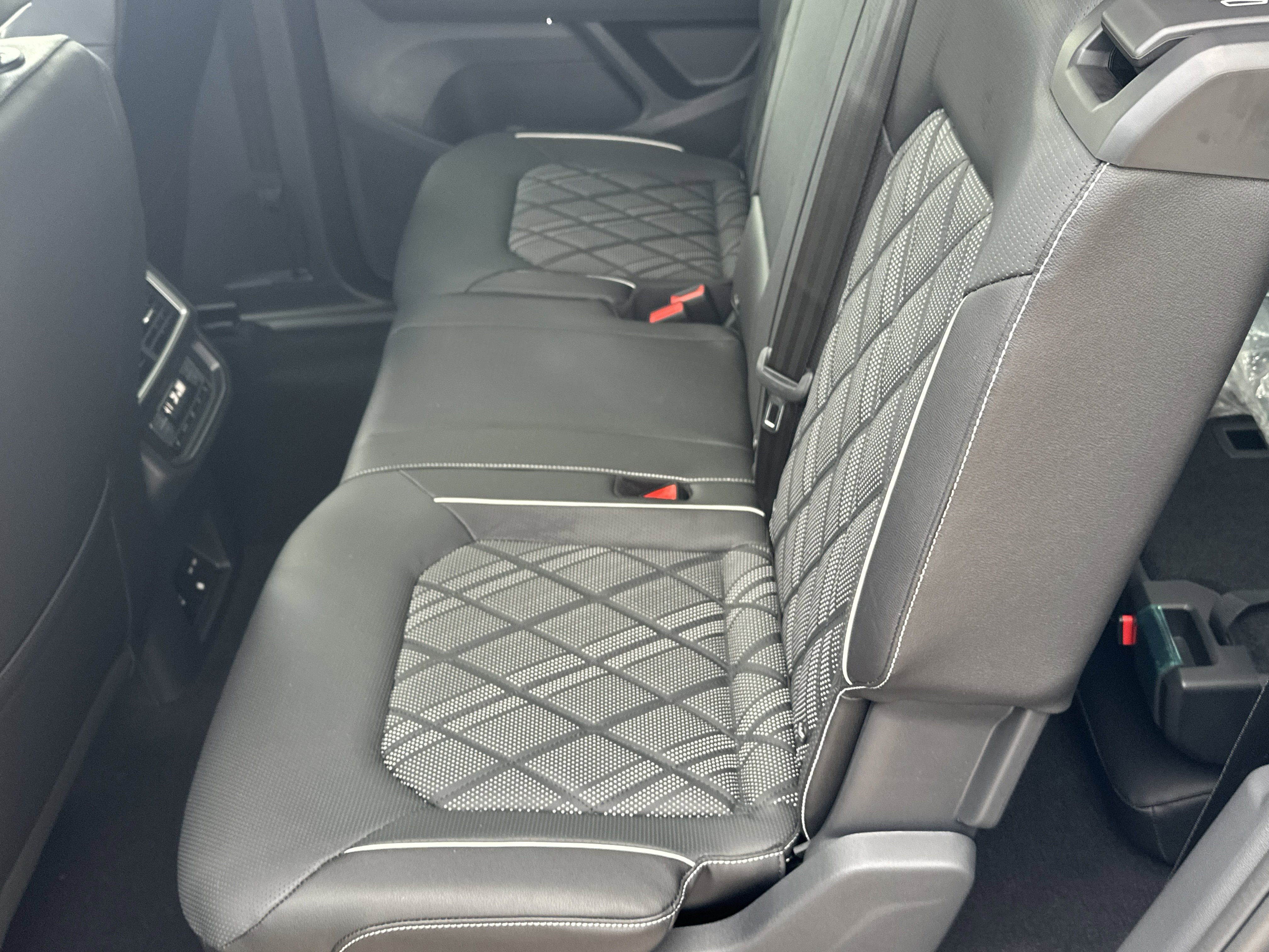 New 2026 Volkswagen Atlas SEL Premium R-Line image 13