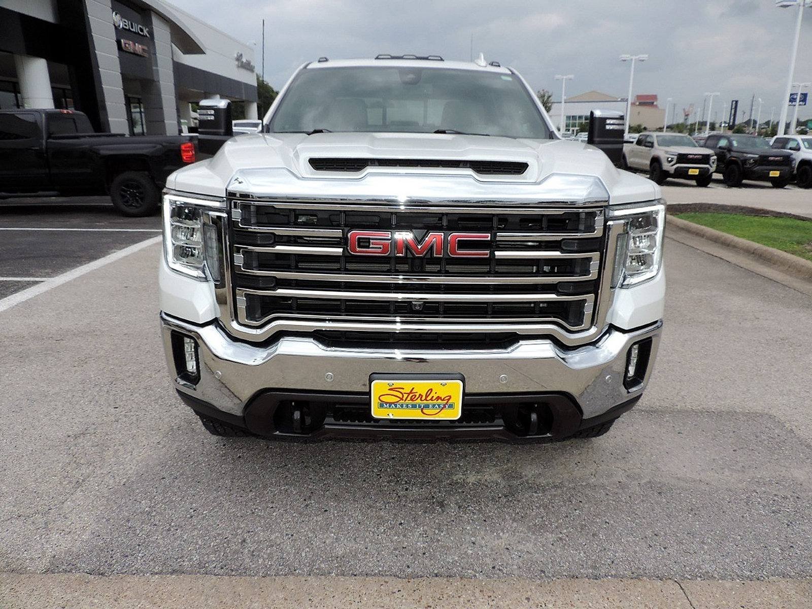 Certified 2021 GMC Sierra 2500 SLT w/ SLT Preferred Package AWD/4WD image 2