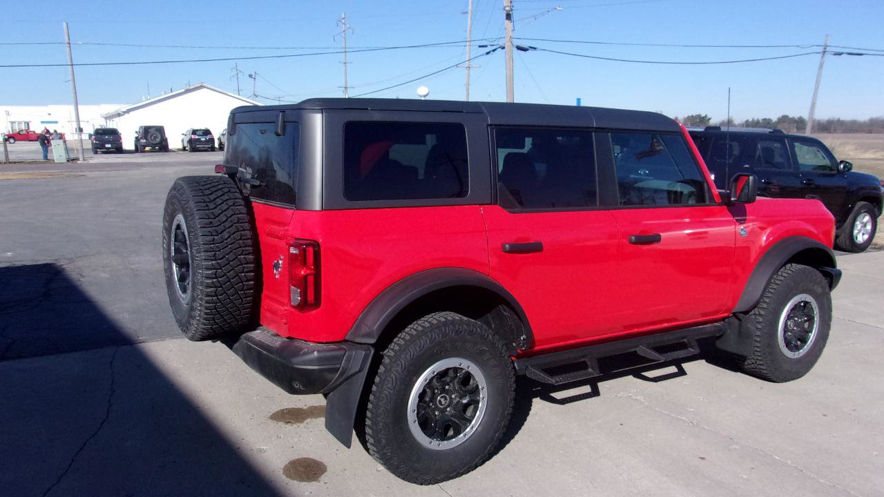 Used 2023 Ford Bronco Black Diamond w/ Sasquatch Package image 6