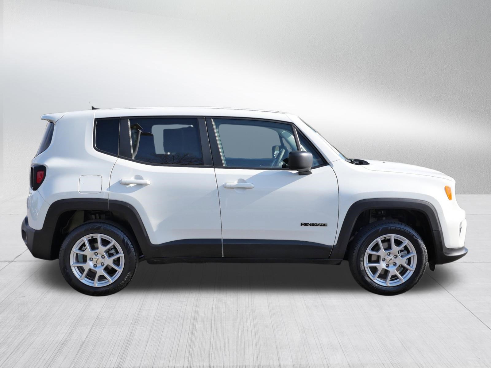 Used 2023 Jeep Renegade Latitude AWD/4WD image 8