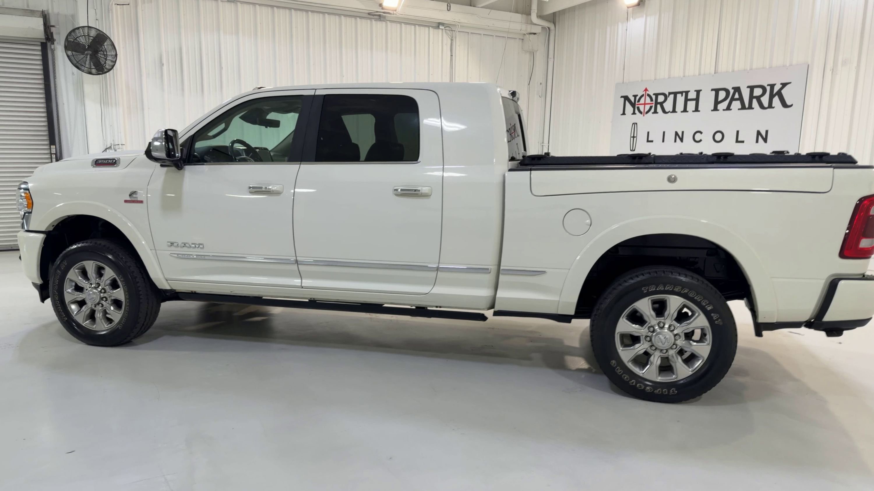 Used 2022 RAM 3500 Limited image 7
