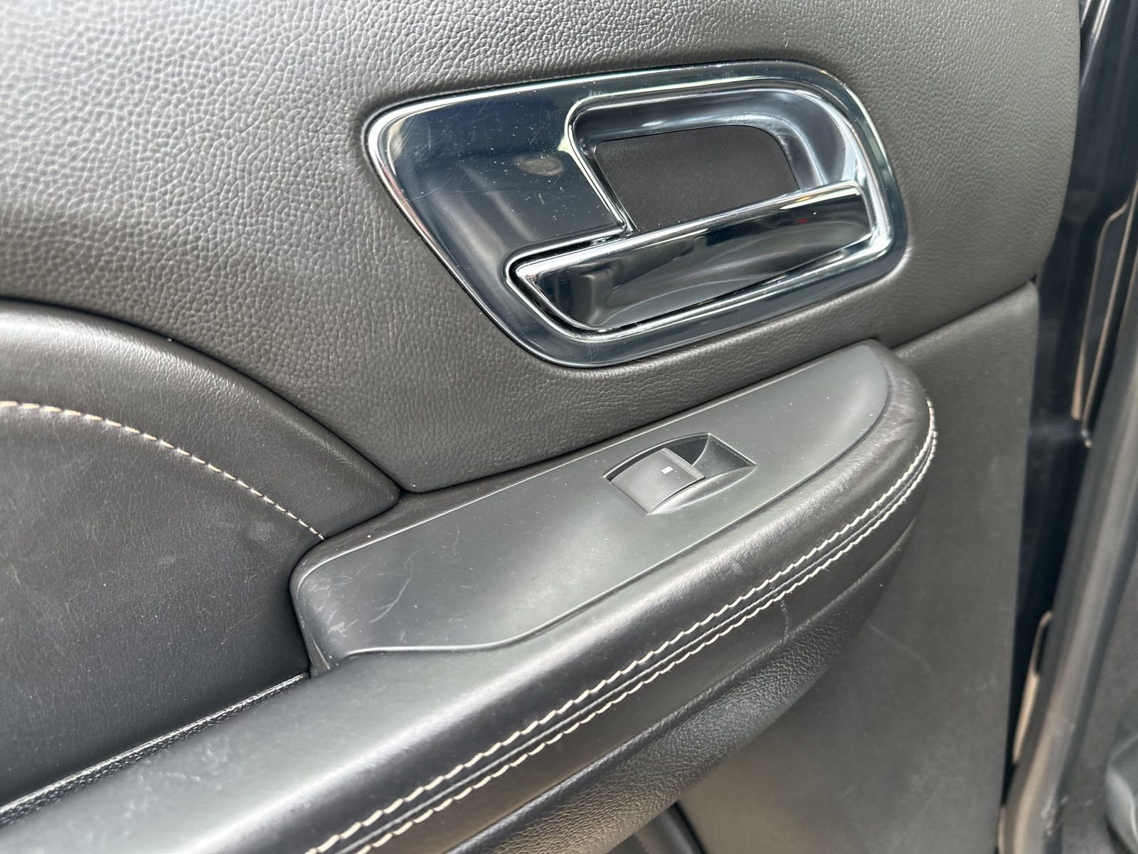 Used 2014 Cadillac Escalade ESV Platinum AWD/4WD image 33