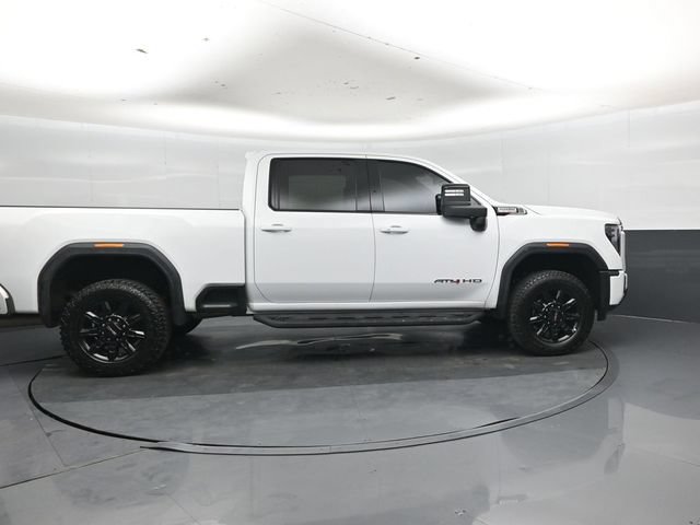 Used 2025 GMC Sierra 2500 AT4 AWD/4WD image 2