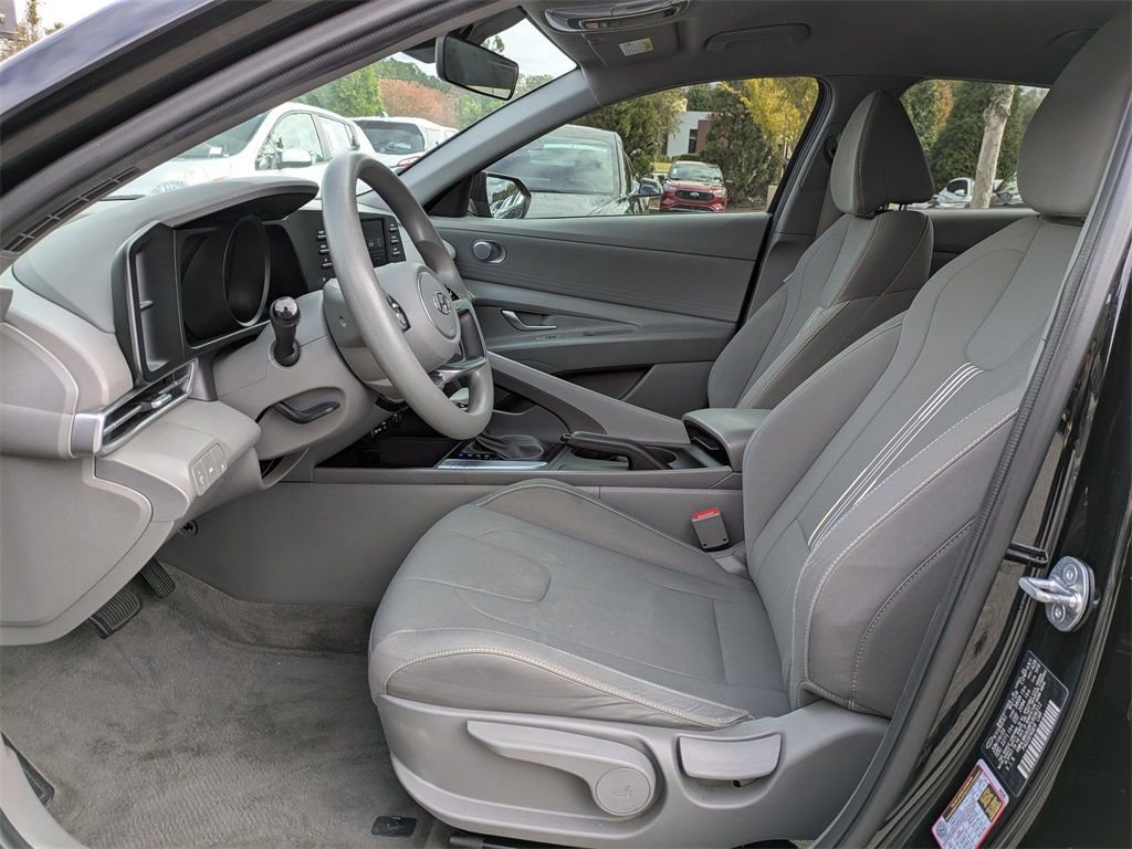 Used 2023 Hyundai Elantra SEL image 21