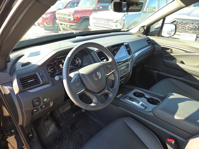 Used 2025 Honda Passport EX-L image 11