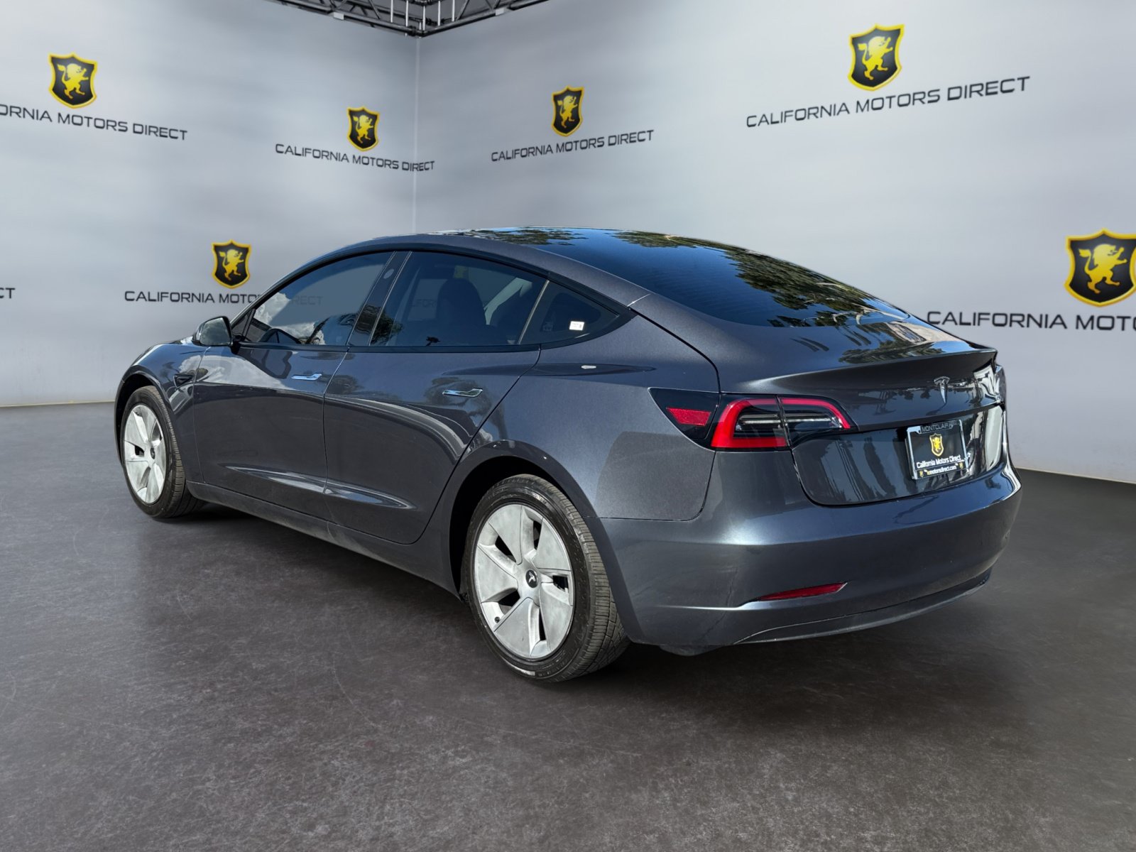Used 2023 Tesla Model 3 Standard Range RWD image 3