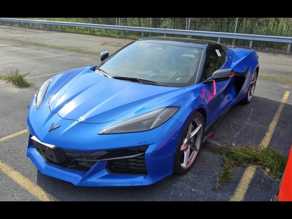 Used 2024 Chevrolet Corvette E-Ray w/ ZER Performance Package AWD/4WD image 3