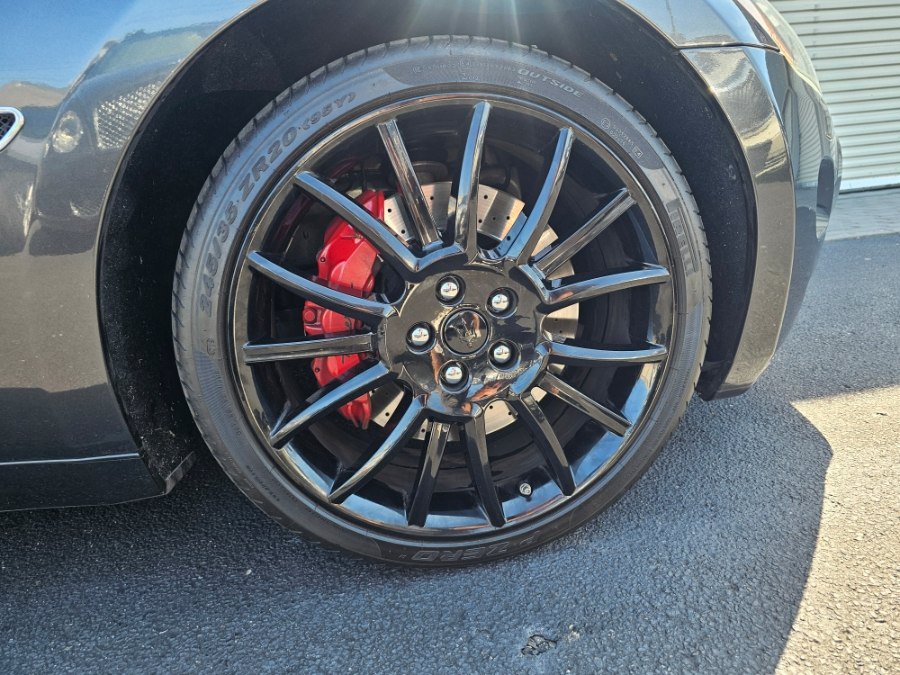 Used 2011 Maserati GranTurismo Convertible RWD image 38