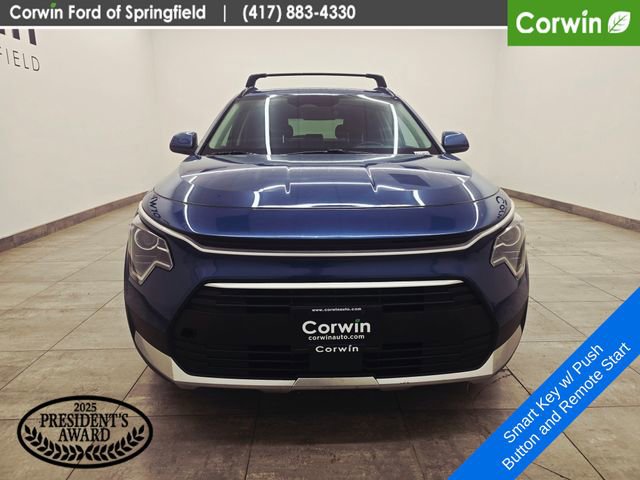 Used 2023 Kia Niro EX w/ EX Cold Weather Package FWD image 7
