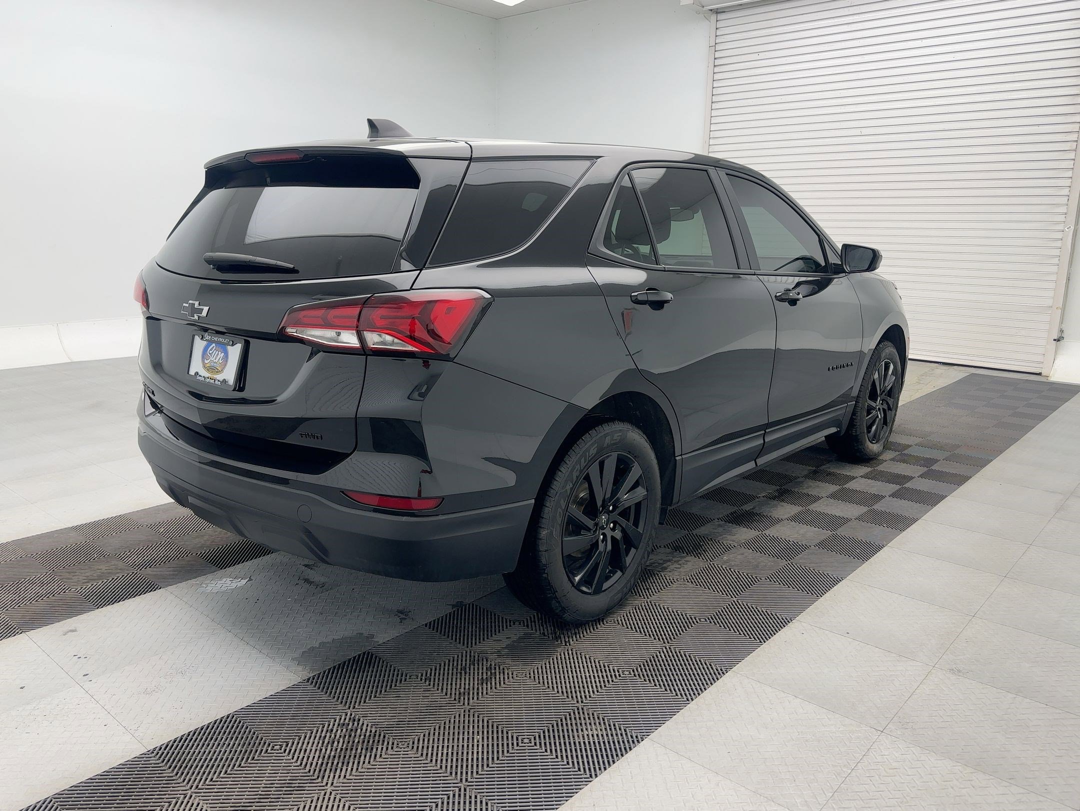 Used 2024 Chevrolet Equinox LS w/ LS Convenience Package image 9