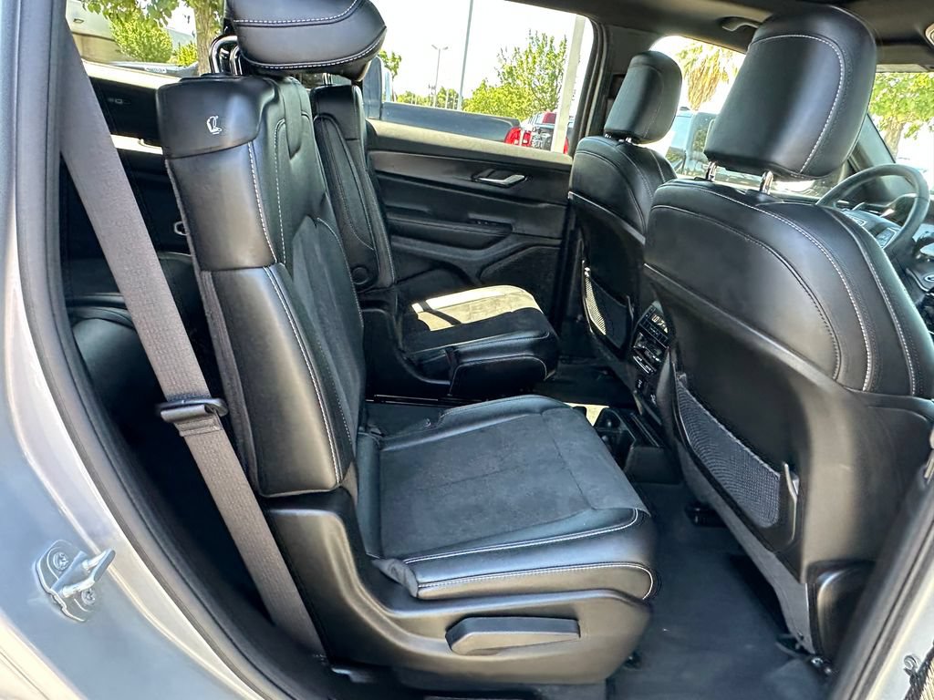 Certified 2025 Jeep Grand Cherokee L Altitude AWD/4WD image 19