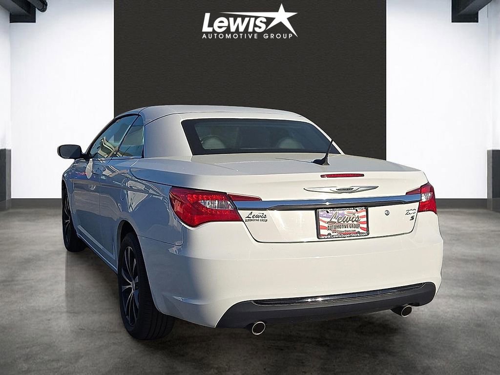 Used 2014 Chrysler 200 S FWD image 3