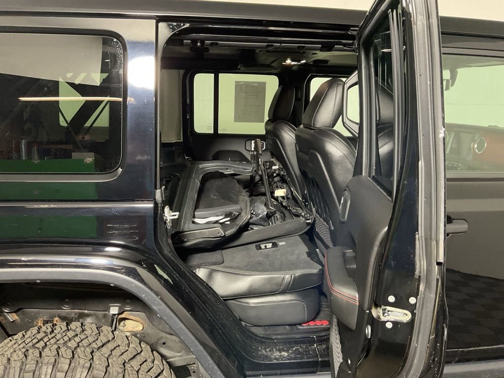 Used 2020 Jeep Wrangler Unlimited Rubicon w/ Uconnect 4C Nav & Sound Group AWD/4WD image 36