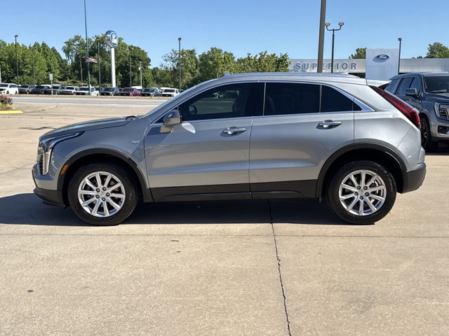 Used 2023 Cadillac XT4 Luxury w/ Cold Weather Package FWD image 11