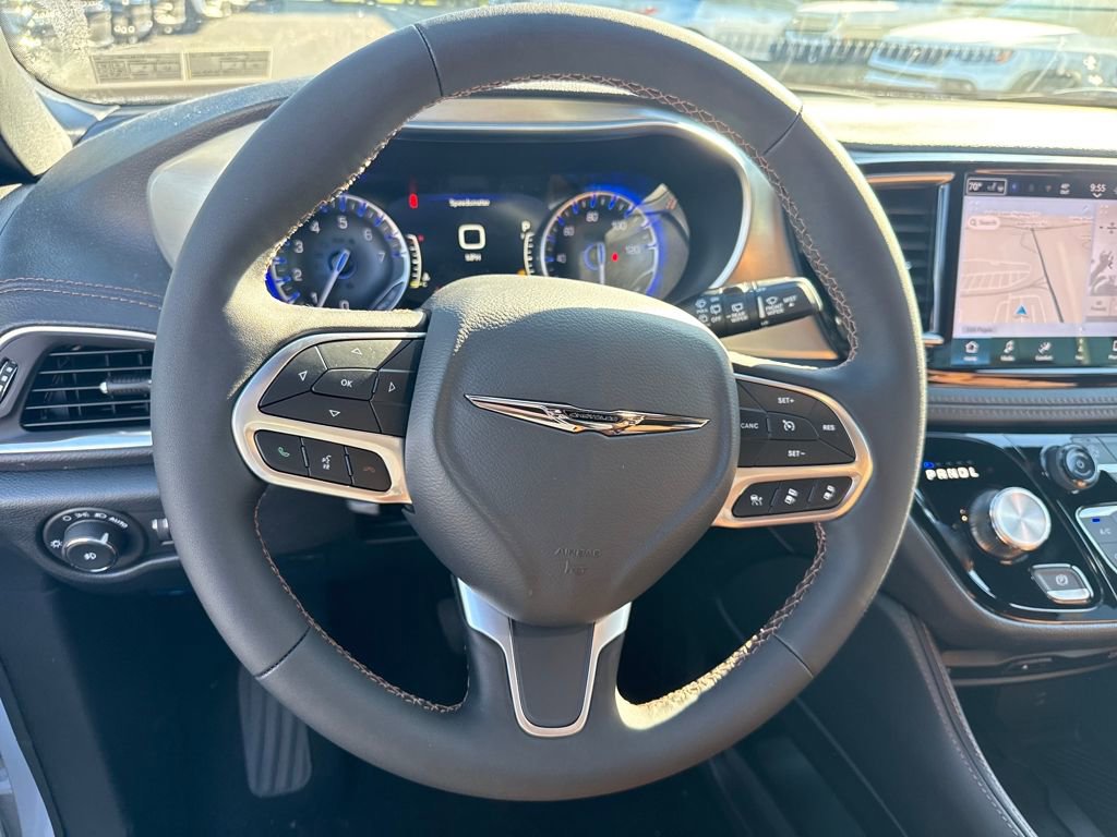 New 2026 Chrysler Pacifica Pinnacle image 18