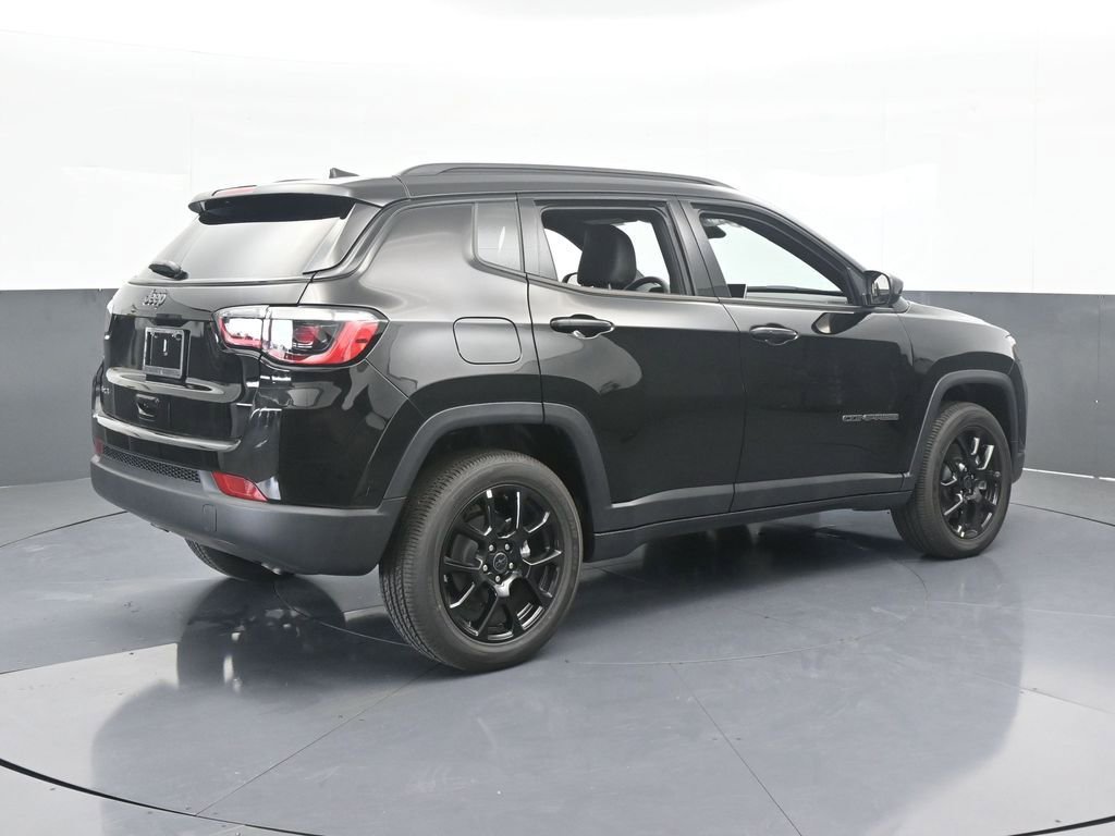 Used 2026 Jeep Compass Latitude AWD/4WD image 6