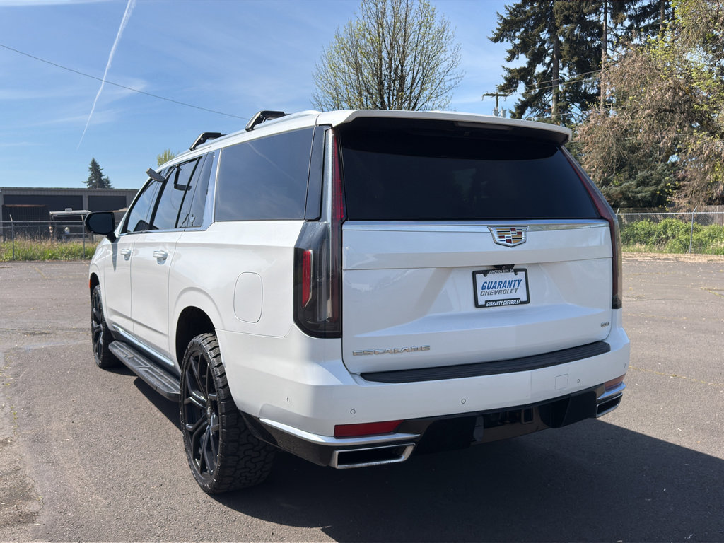 Used 2021 Cadillac Escalade ESV Premium Luxury AWD/4WD image 21