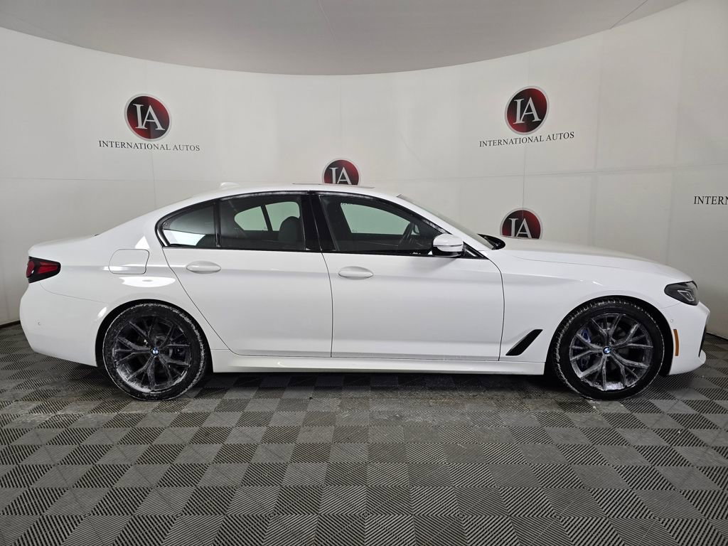 Used 2022 BMW 530i xDrive w/ M Sport Package image 2
