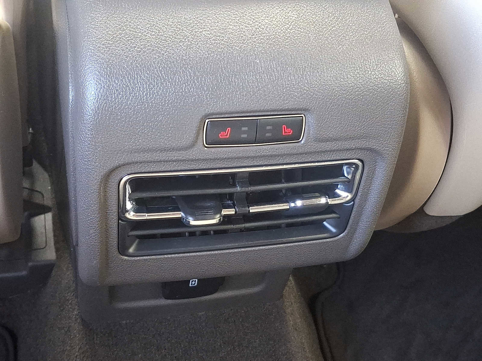 Used 2022 Lincoln Corsair Standard w/ Equipment Group 101A image 11