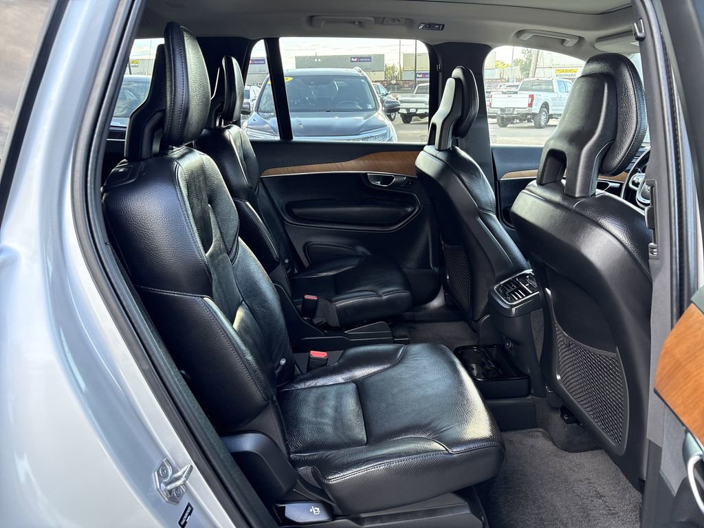 Used 2021 Volvo XC90 T6 Momentum w/ Advanced Package image 32