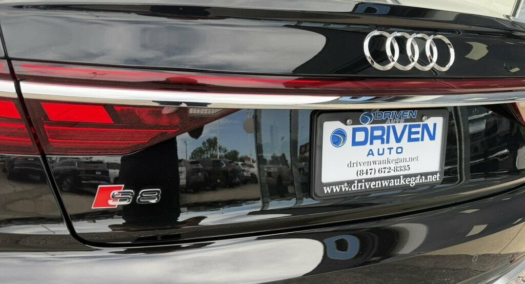 Used 2022 Audi S8 w/ S8 Comfort Plus Package AWD/4WD image 30