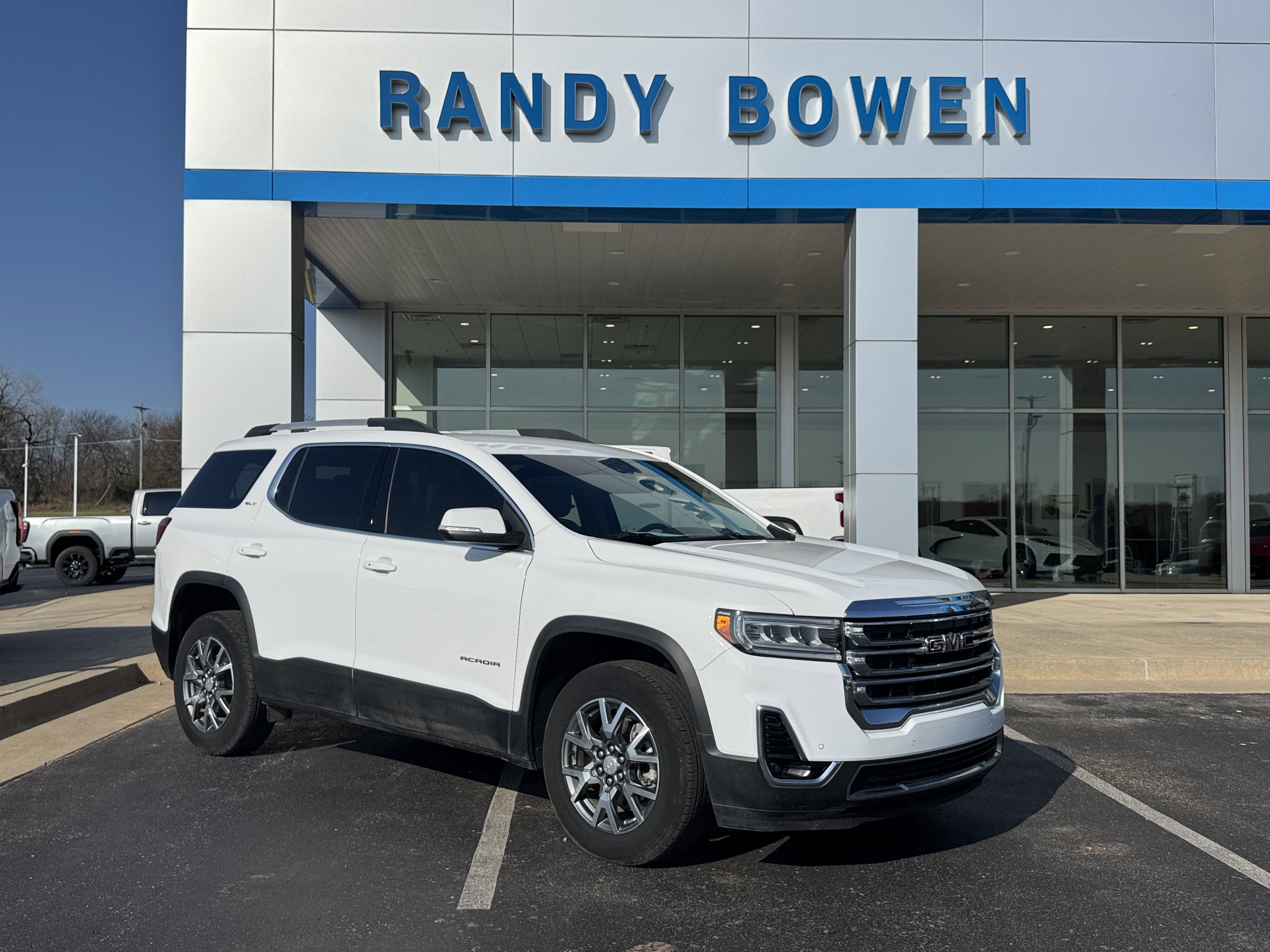 Used 2023 GMC Acadia SLT w/ Preferred Package FWD image 1