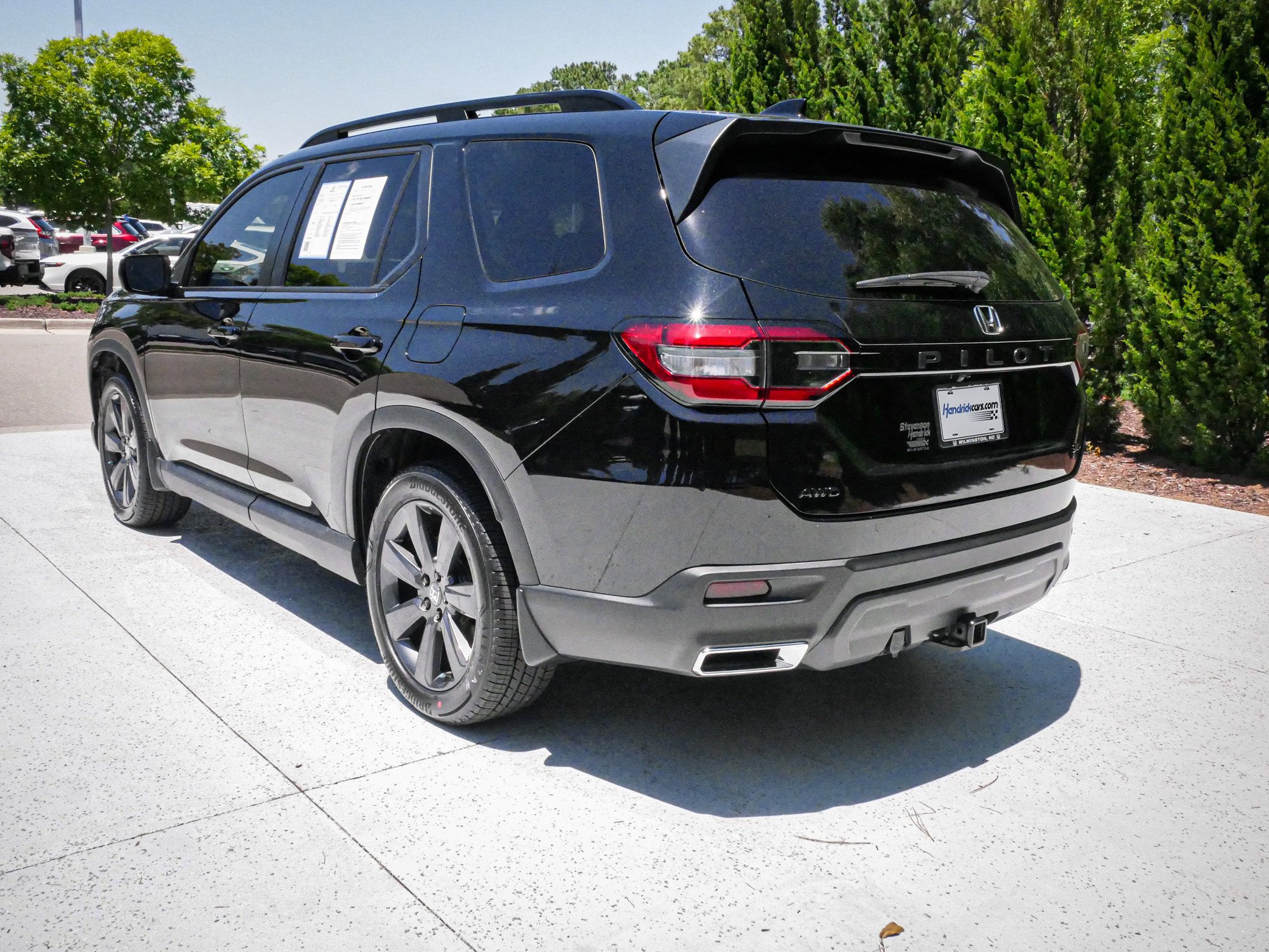 Certified 2025 Honda Pilot Sport image 8