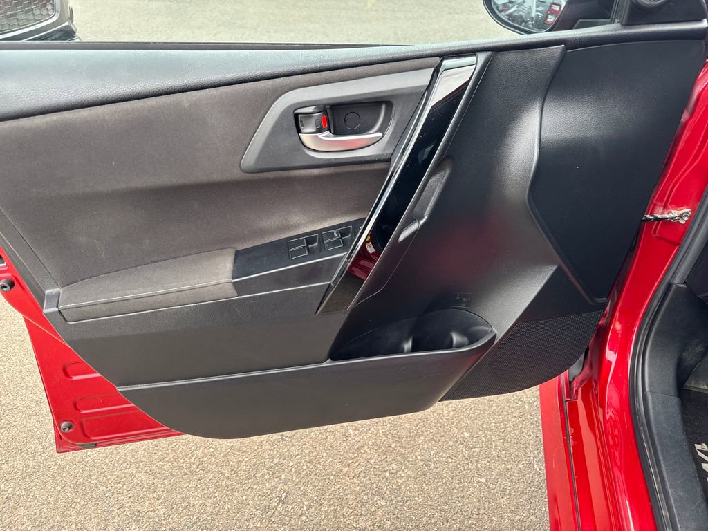 Used 2017 Toyota Corolla iM w/ Carpet Mat Package FWD image 10