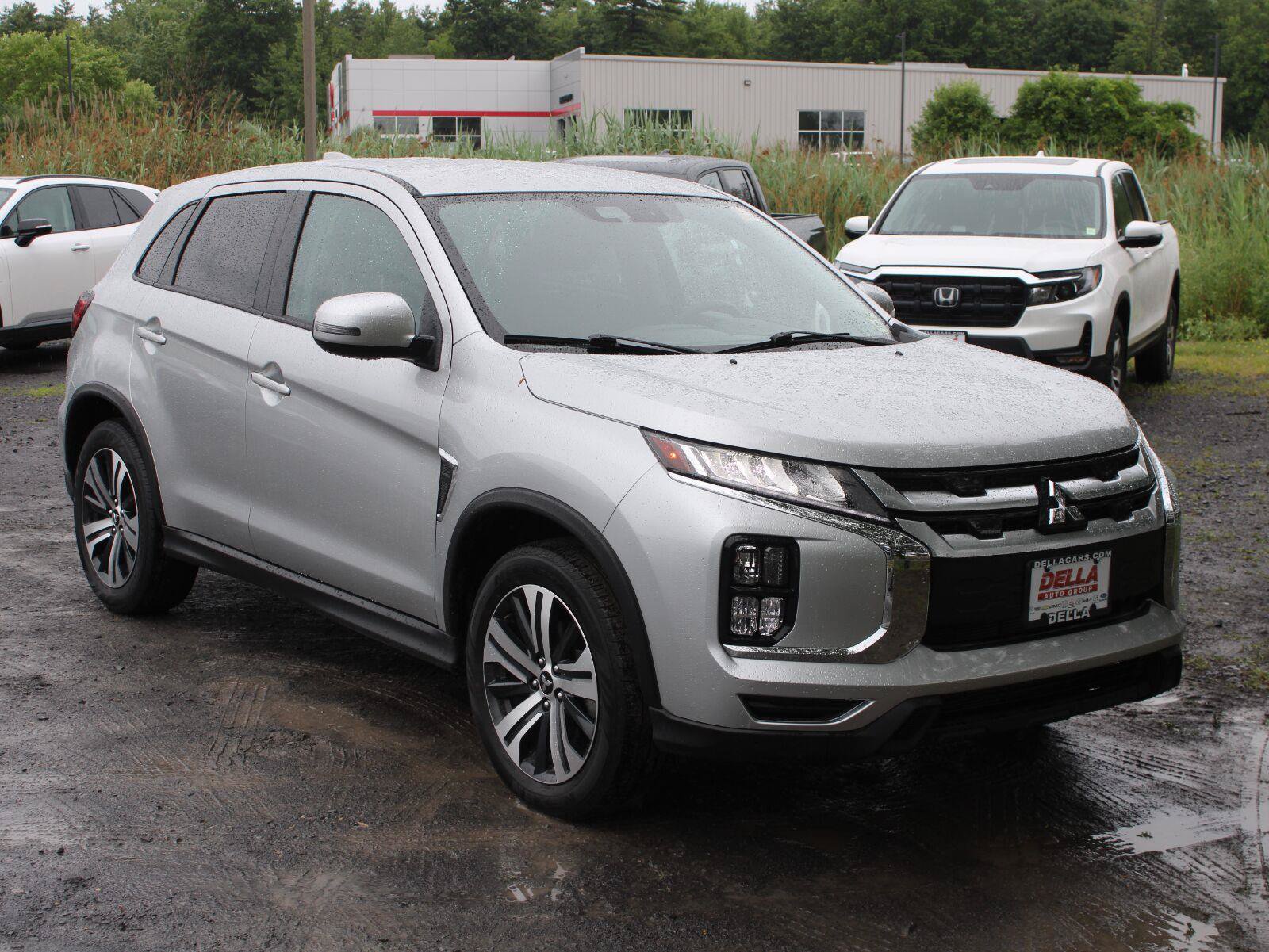 Used 2025 Mitsubishi Outlander Sport ES AWD/4WD image 3