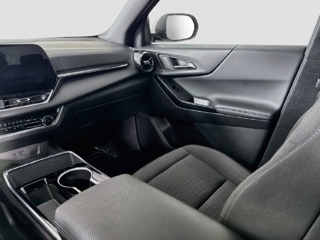 Used 2025 Chevrolet Equinox LT FWD image 23