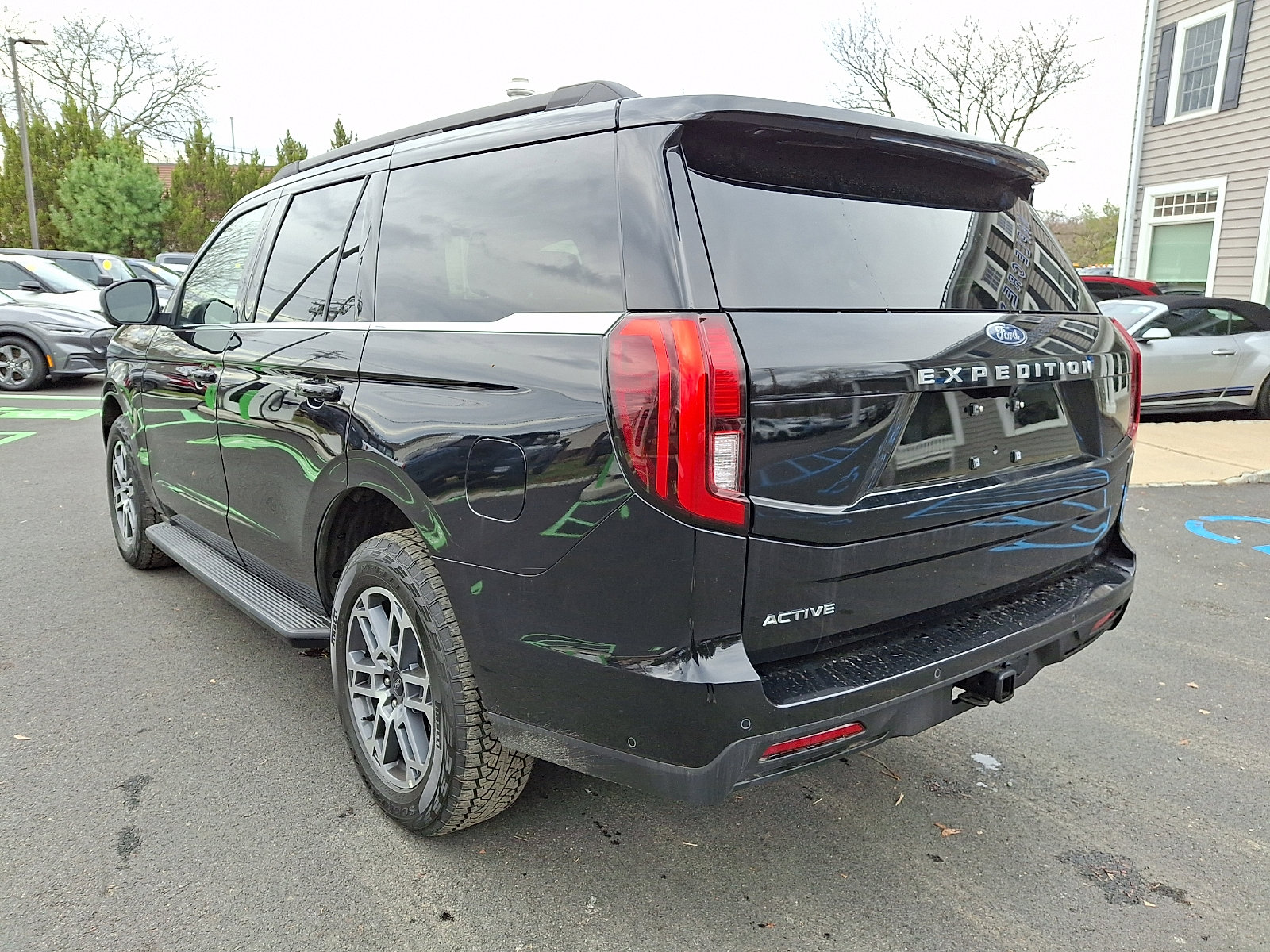 Certified 2025 Ford Expedition Active AWD/4WD image 7