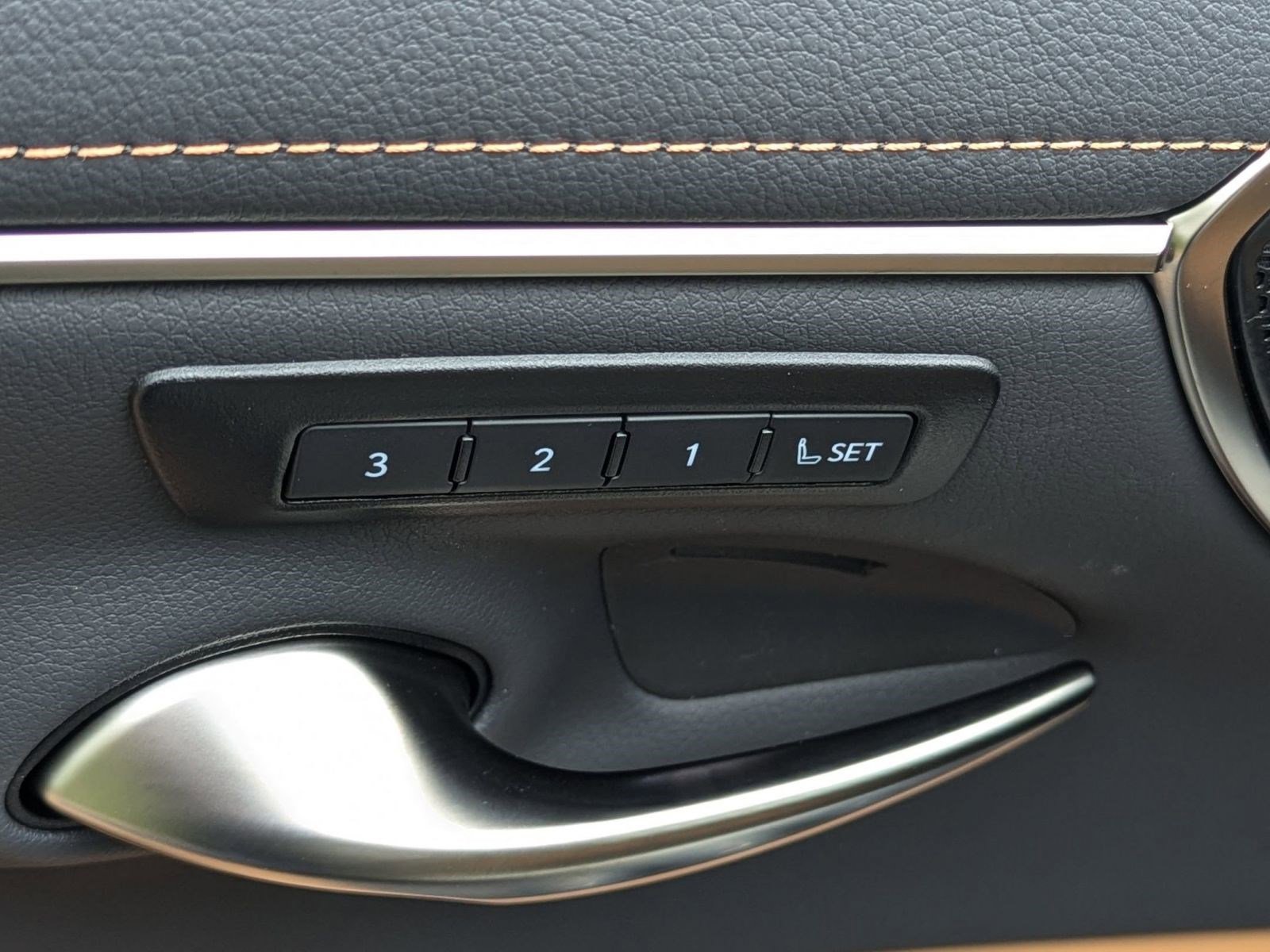 New 2025 Lexus ES 350 Ultra Luxury image 17